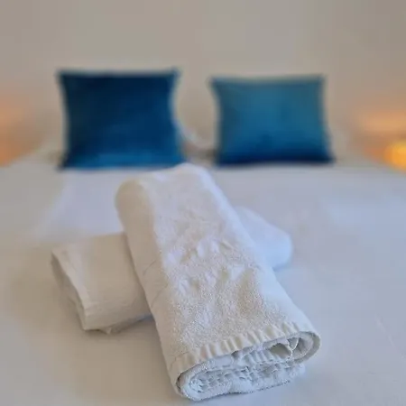 Le Juan Flore : Apt 4 Prs Vue Mer, Clim, Parking Antibes