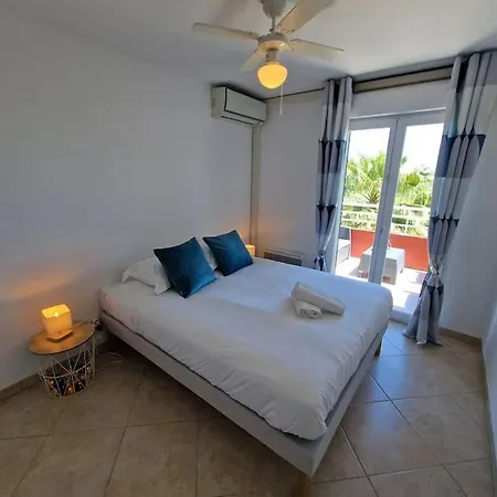 Le Juan Flore : Apt 4 Prs Vue Mer, Clim, Parking Apartment *