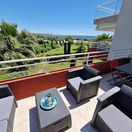 Le Juan Flore : Apt 4 Prs Vue Mer, Clim, Parking Apartment