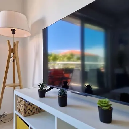 Apartment Le Juan Flore : Apt 4 Prs Vue Mer, Clim, Parking Antibes