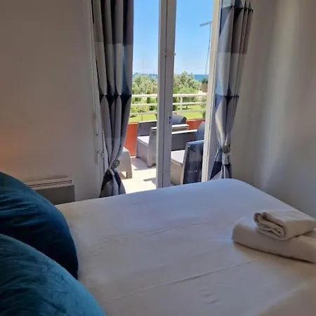 Apartment Le Juan Flore : Apt 4 Prs Vue Mer, Clim, Parking